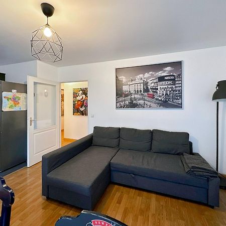 Les Paves De Prague - Appartement Pour 4 A 10 Minutes De Disneyland Paris Montévrain Esterno foto