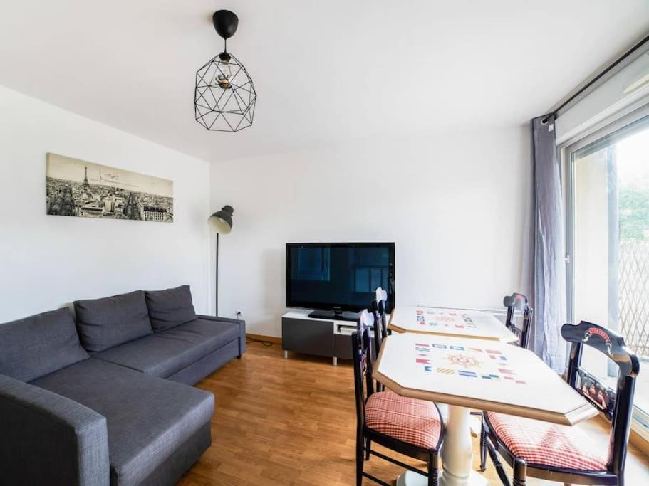Les Paves De Prague - Appartement Pour 4 A 10 Minutes De Disneyland Paris Montévrain Esterno foto