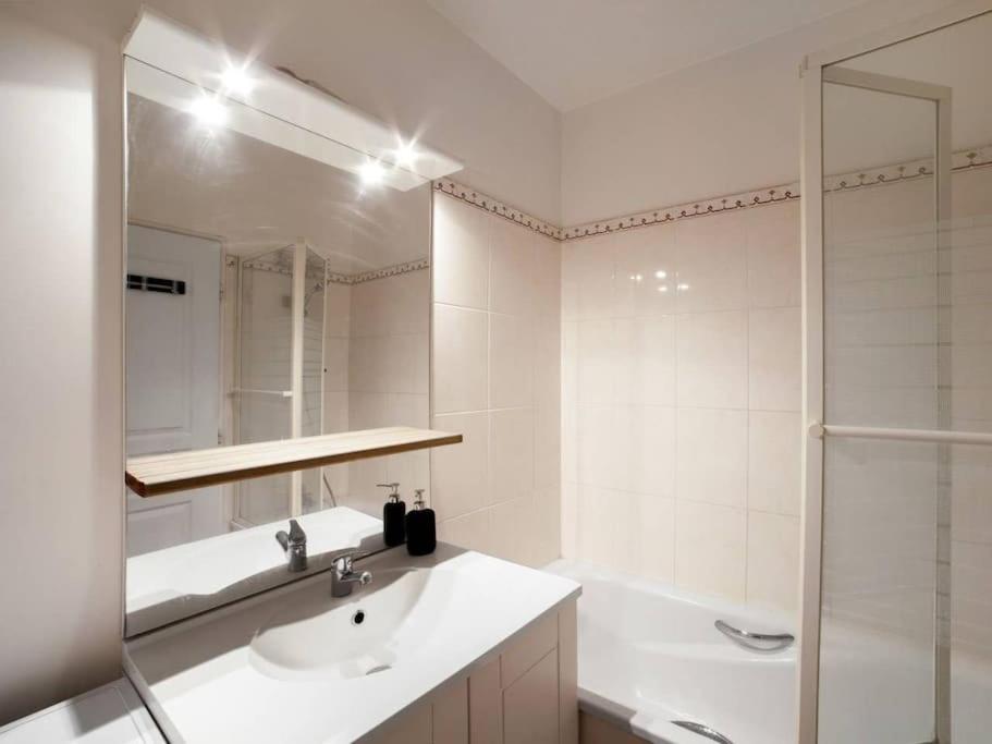 Les Paves De Prague - Appartement Pour 4 A 10 Minutes De Disneyland Paris Montévrain Esterno foto
