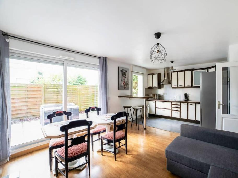Les Paves De Prague - Appartement Pour 4 A 10 Minutes De Disneyland Paris Montévrain Esterno foto