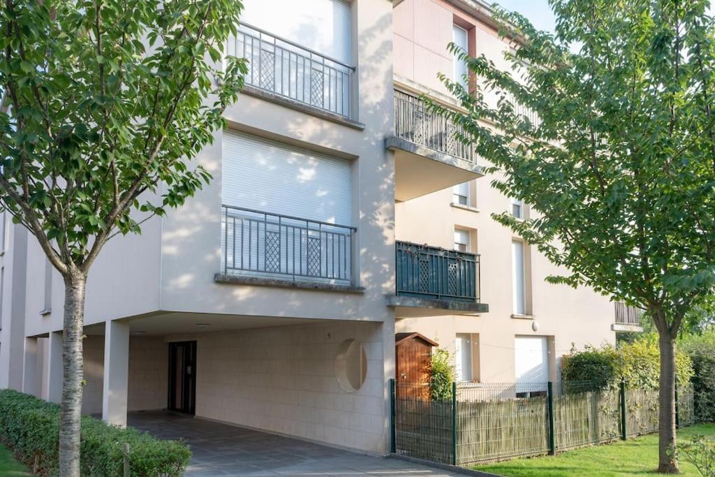 Les Paves De Prague - Appartement Pour 4 A 10 Minutes De Disneyland Paris Montévrain Esterno foto