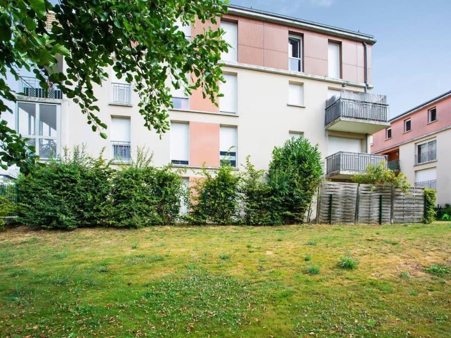 Les Paves De Prague - Appartement Pour 4 A 10 Minutes De Disneyland Paris Montévrain Esterno foto